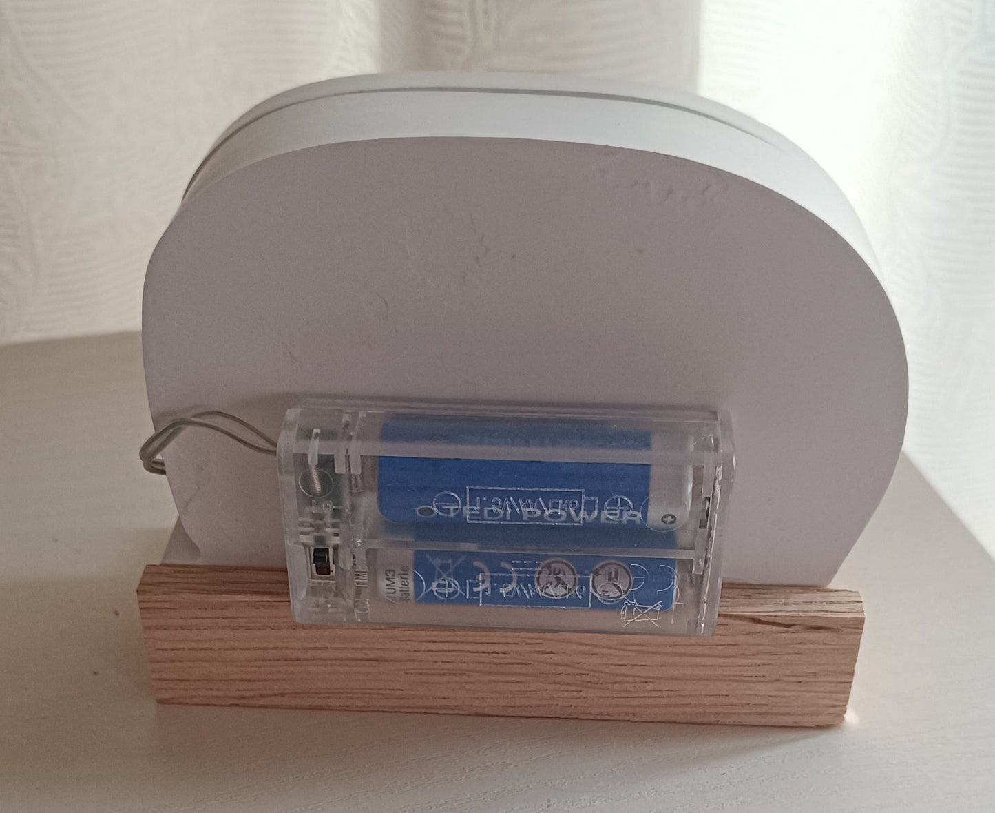 Wohnwagen auf Holzsockel