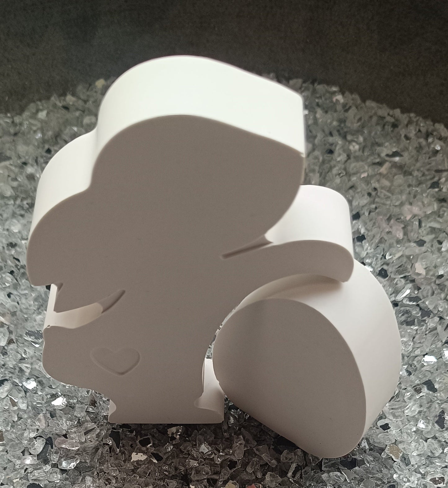 Hase mit Ei H=10cm B=9cm