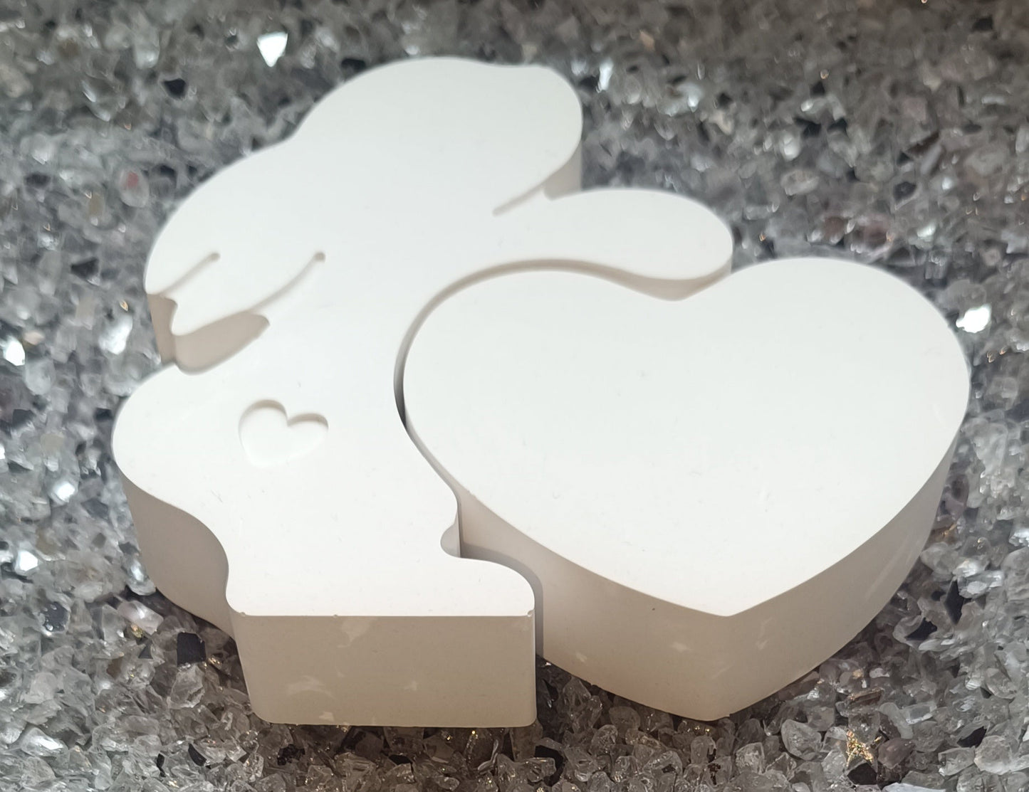 Hase mit Herz H=10cm B=10cm