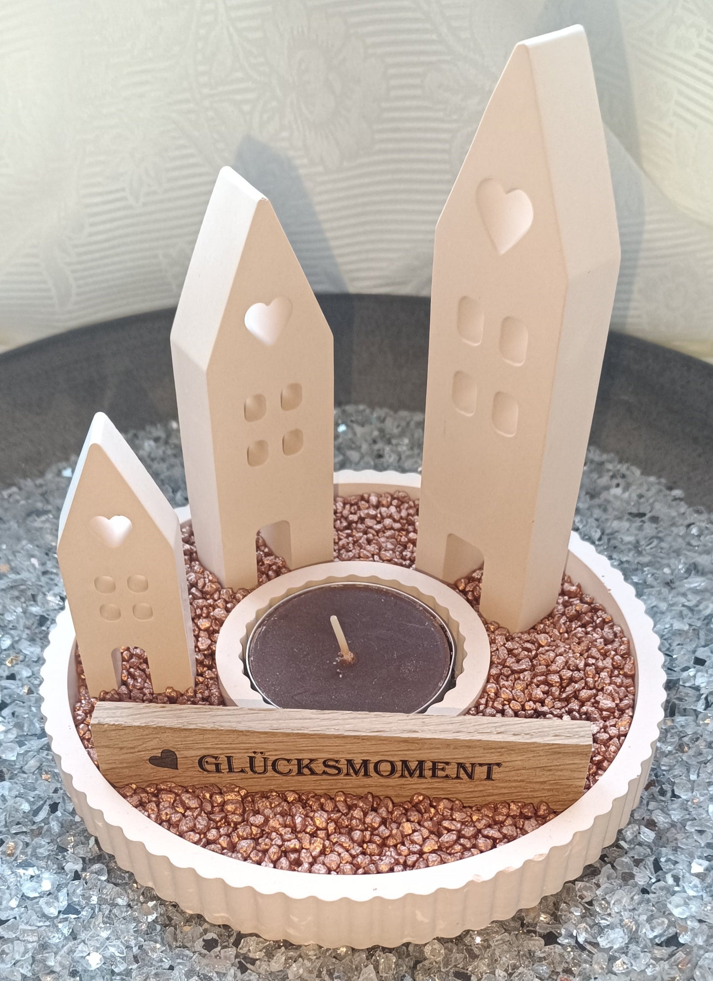 Häuserschale mit Granulat D=17cm incl. Kerze