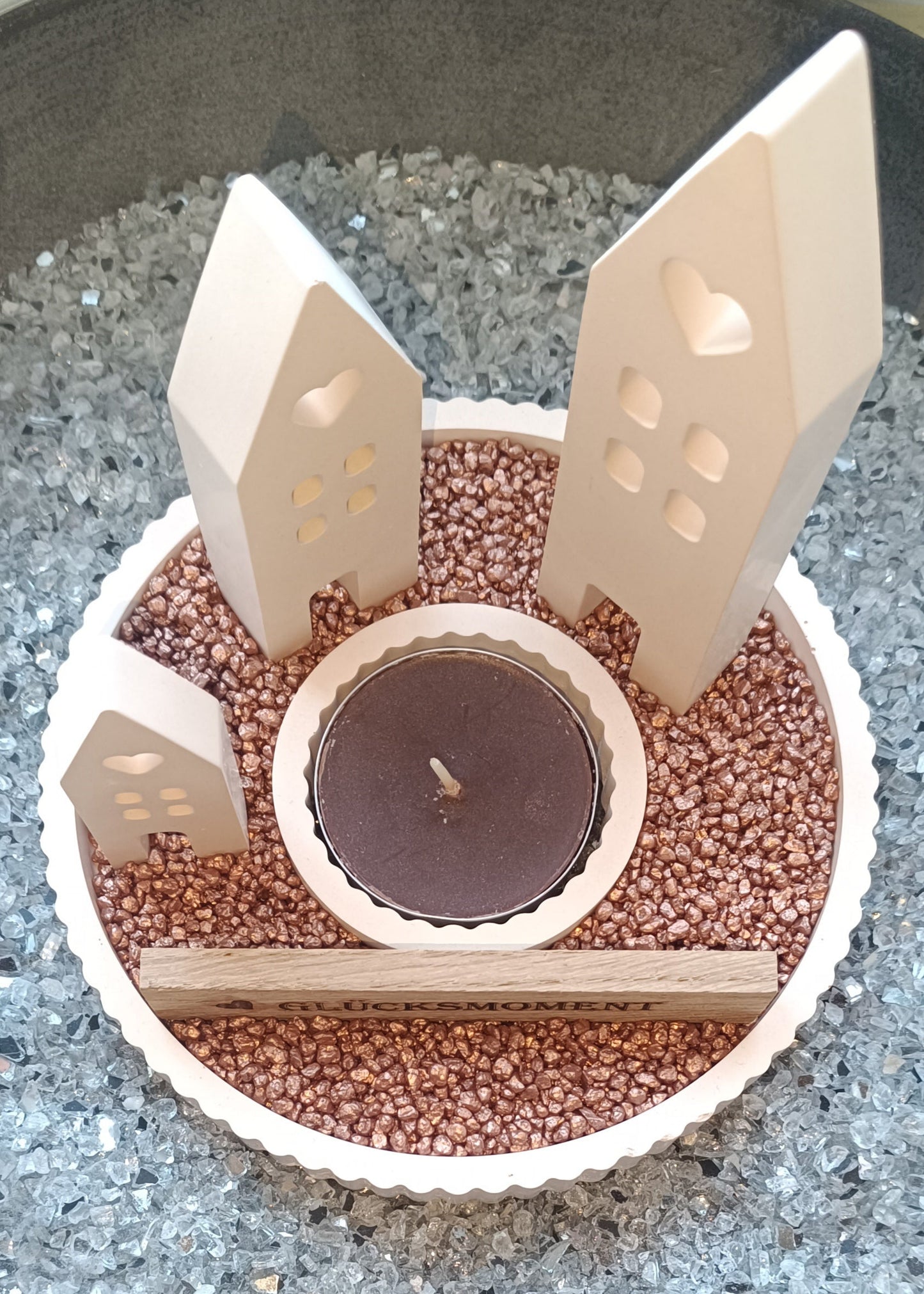 Häuserschale mit Granulat D=17cm incl. Kerze