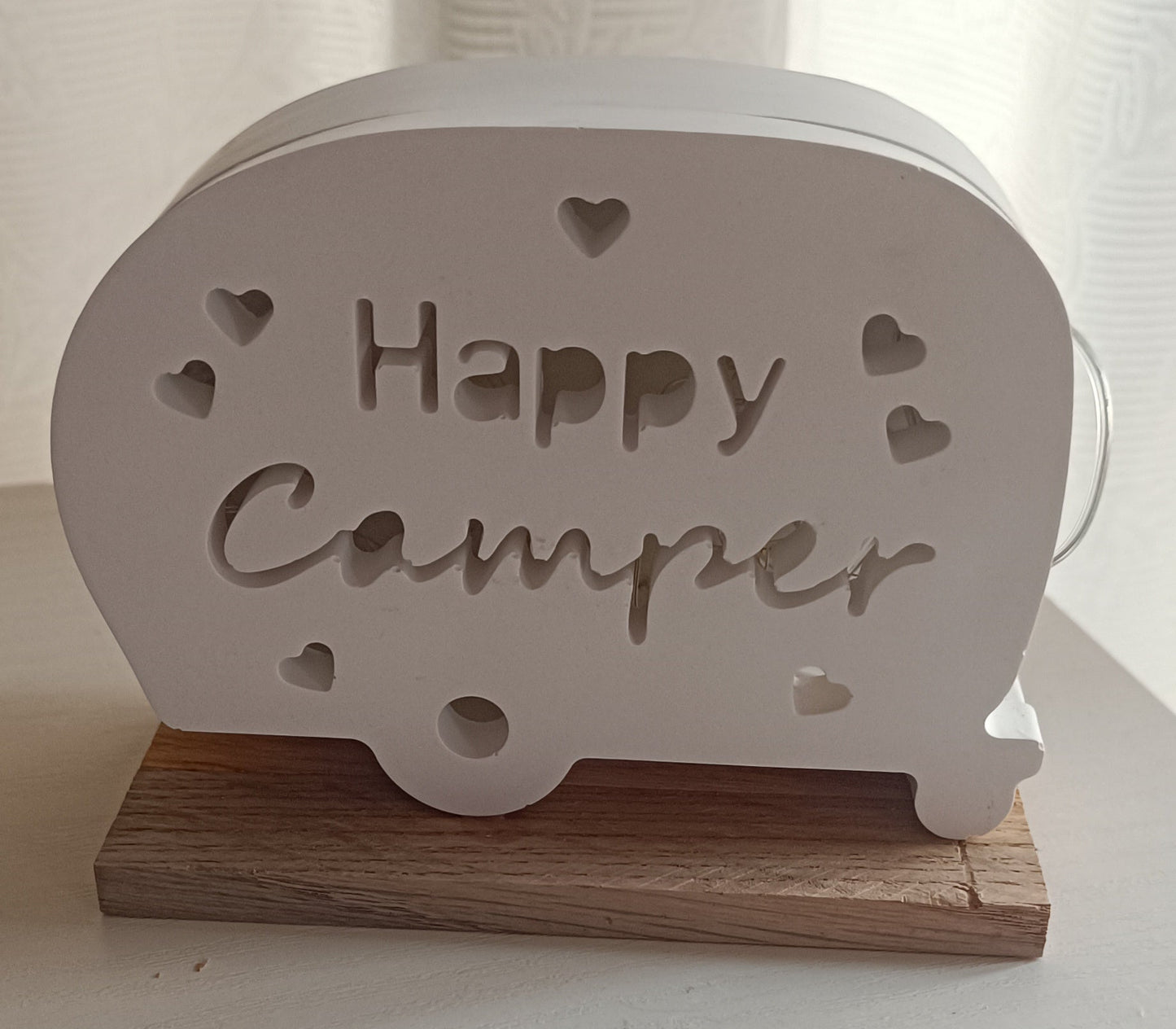 Wohnwagen auf Holzsockel