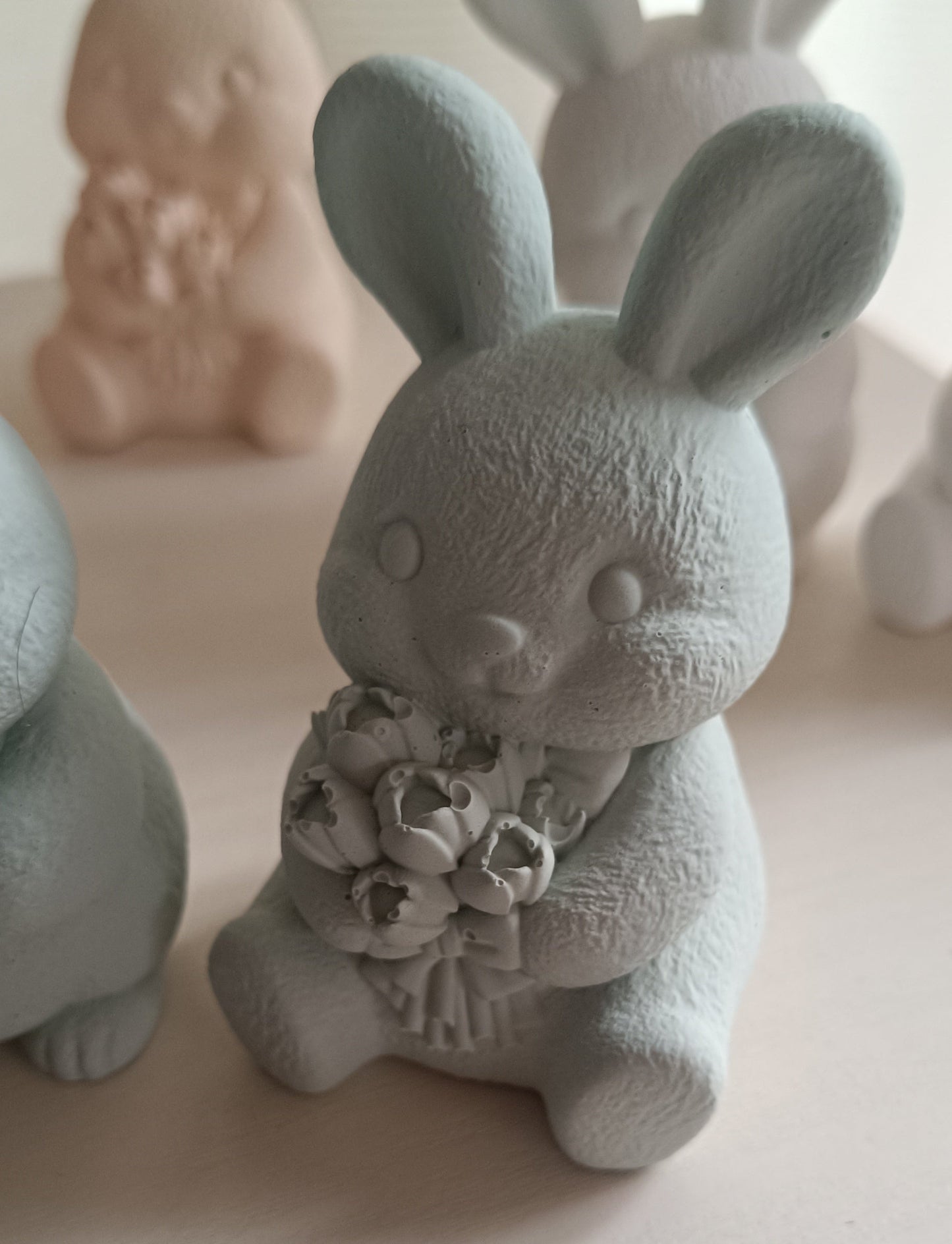 Hasenpärchen "Herz und Blumenstrauß"