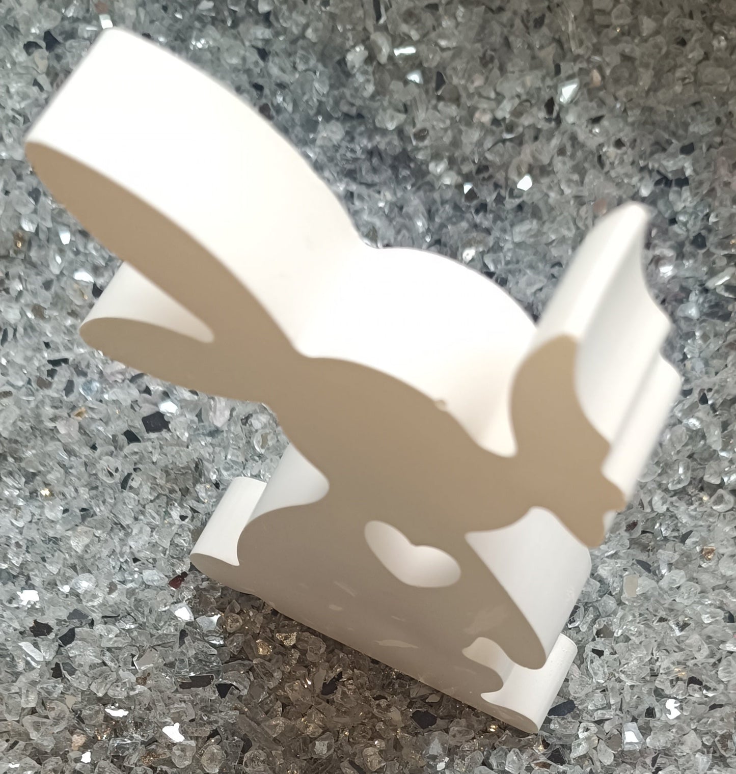 Osterhase mit Schmetterling H=ca.12,5cm B=ca.10cm